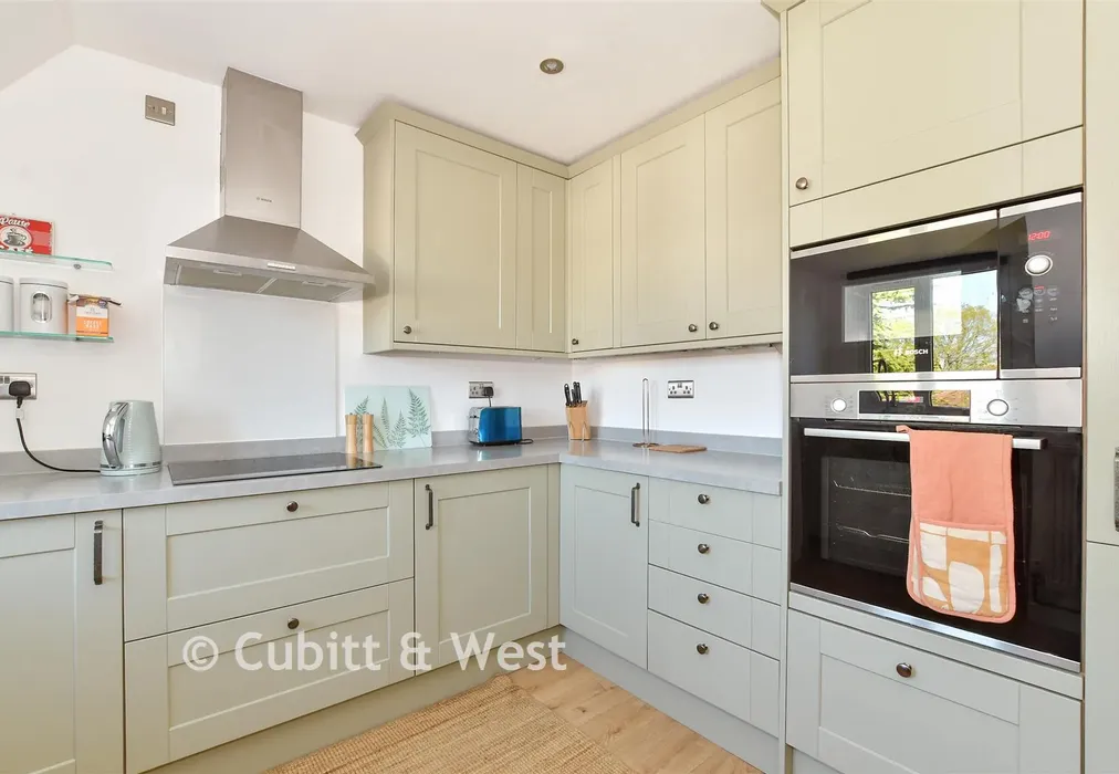 Kitchen - Tanbridge Park, Horsham, West Sussex - Wards of Kent