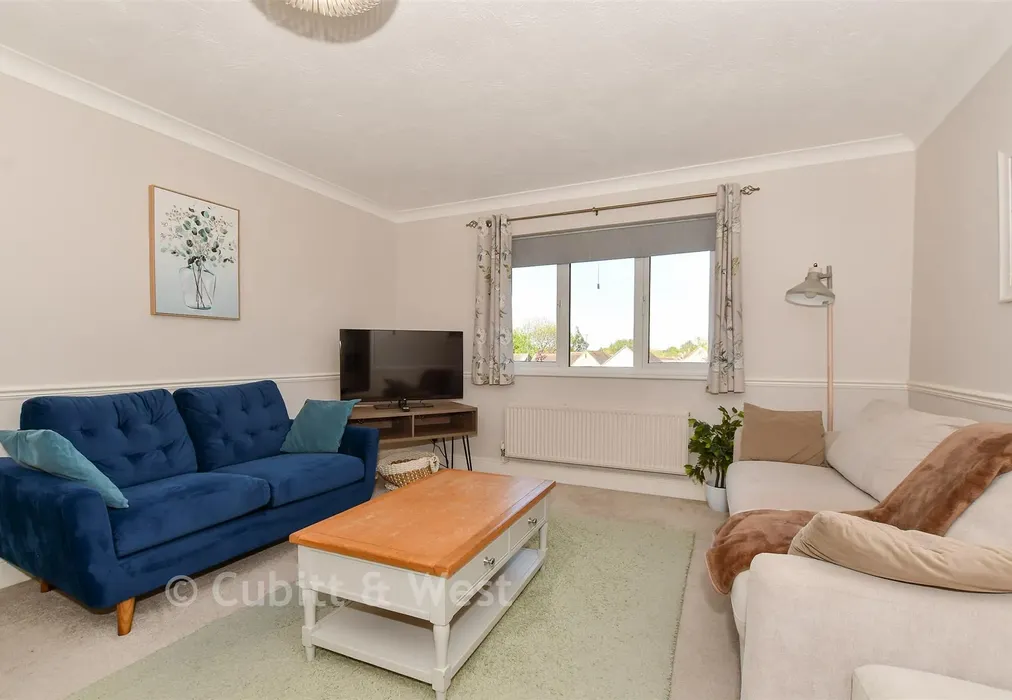 Lounge/Dining Room - Tanbridge Park, Horsham, West Sussex - Wards of Kent