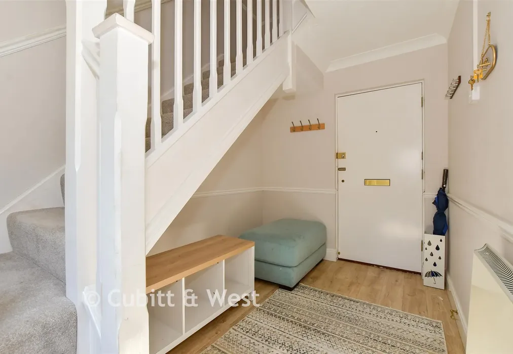 Hallway - Tanbridge Park, Horsham, West Sussex - Wards of Kent