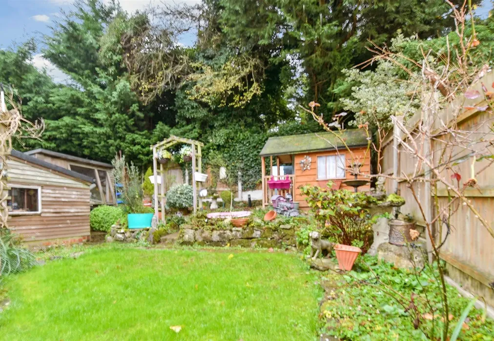 Rear Garden - Neal Road, West Kingsdown, Sevenoaks, Kent - Wards of Kent