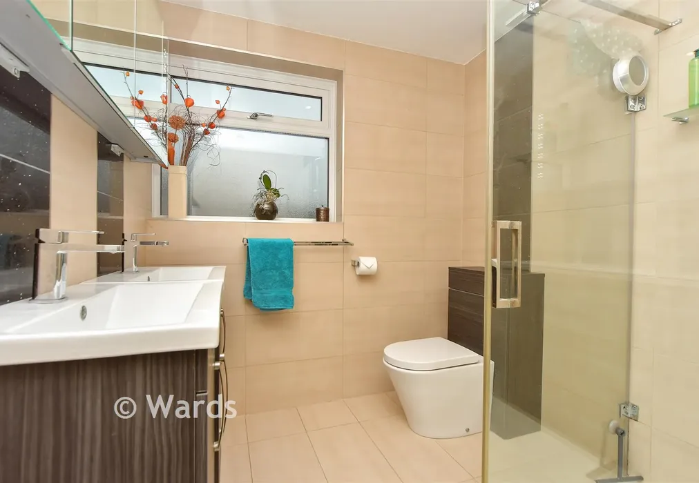 En-Suite Shower Room - Draysfield, Wormshill, Sittingbourne, Kent - Wards of Kent