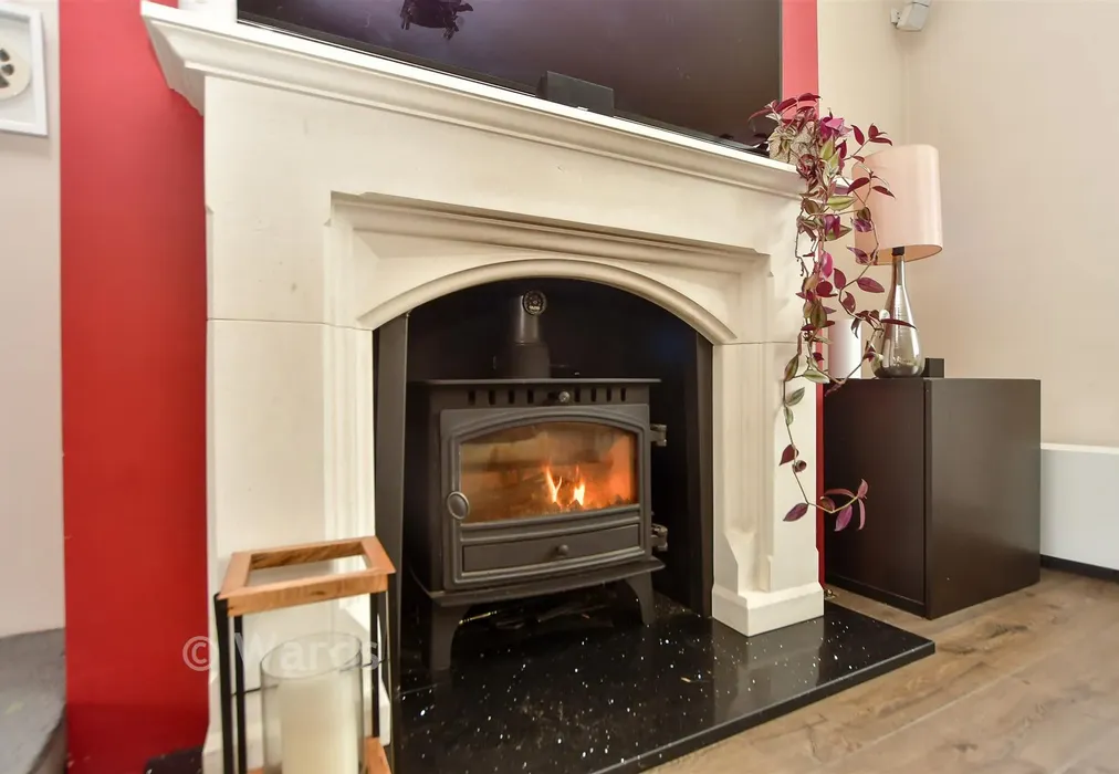 Internal Feature - Draysfield, Wormshill, Sittingbourne, Kent - Wards of Kent