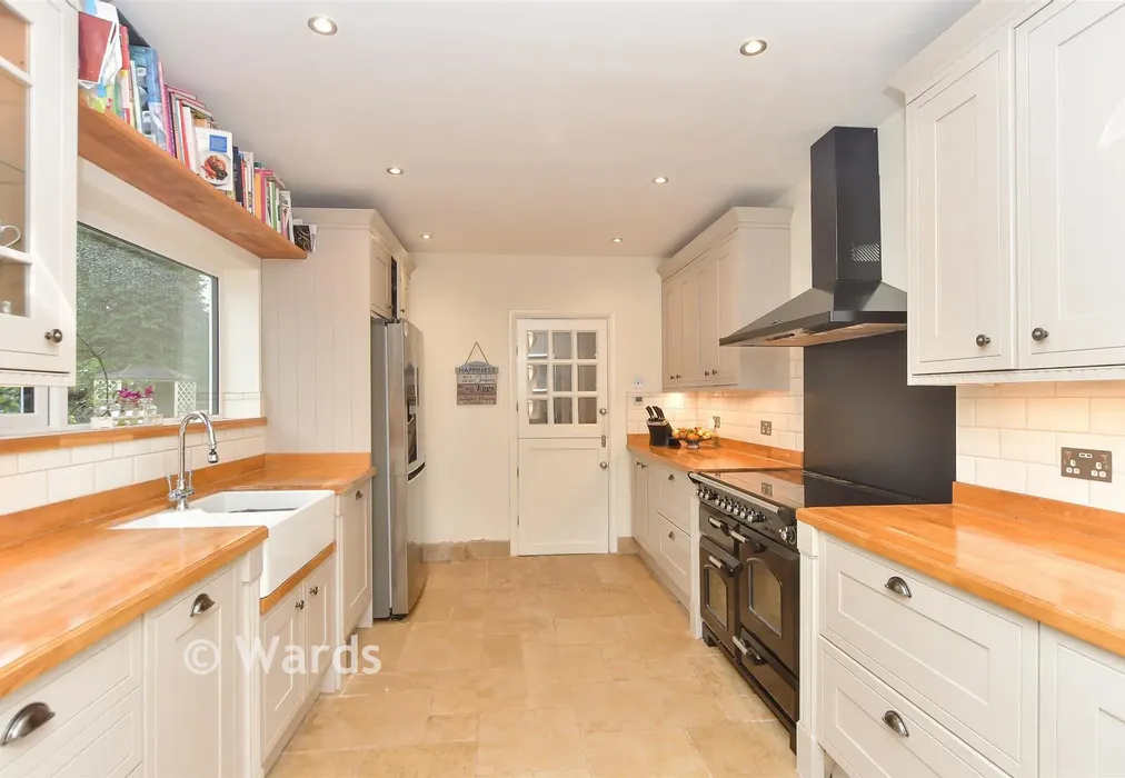 Kitchen - Draysfield, Wormshill, Sittingbourne, Kent - Wards of Kent
