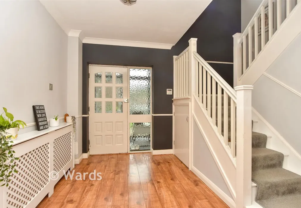 Entrance Hall - Draysfield, Wormshill, Sittingbourne, Kent - Wards of Kent