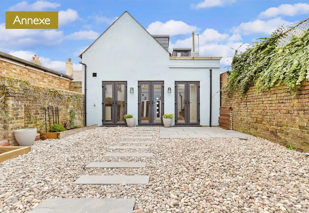 Annexe - The Strand, Walmer, Deal, Kent - Wards of Kent