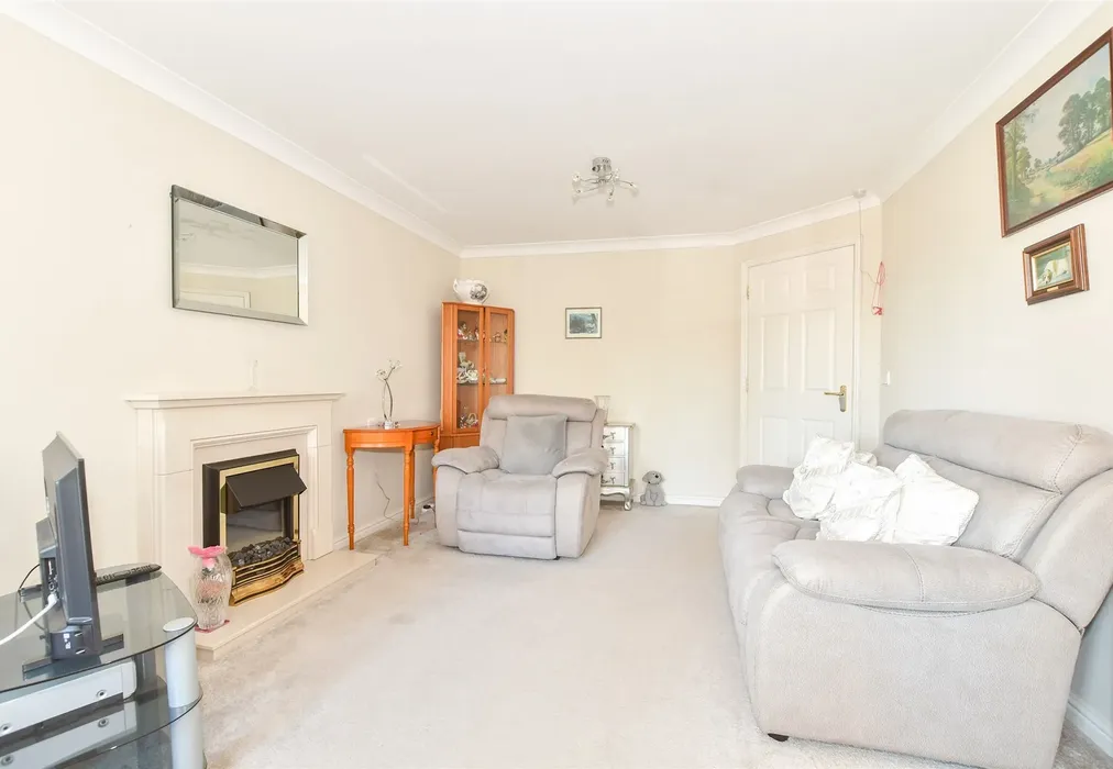 Lounge - Massetts Road, Horley, Surrey - Wards of Kent