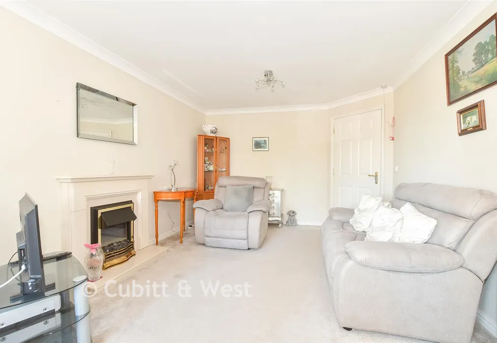 Lounge - Massetts Road, Horley, Surrey - Wards of Kent