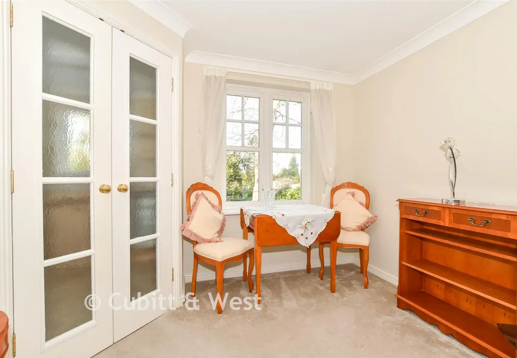 Lounge - Massetts Road, Horley, Surrey - Wards of Kent