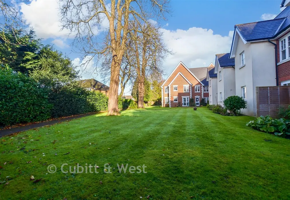 Communal Gardens - Massetts Road, Horley, Surrey - Wards of Kent