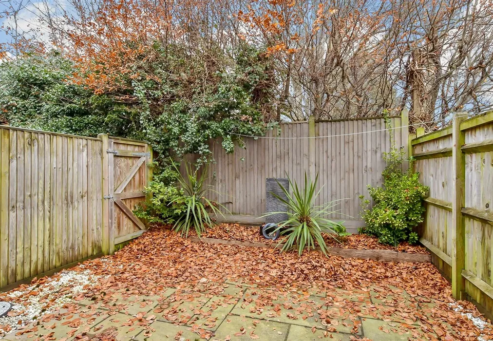 Rear Garden - Mulberry Gardens, Goring-By-Sea, Worthing, West Sussex - Wards of Kent