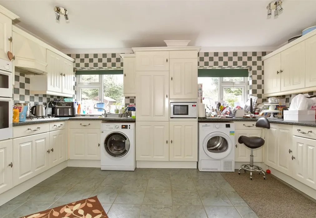 Kitchen - Orchard Way, Eastchurch, Sheerness, Kent - Wards of Kent