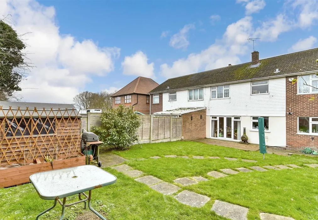 Front Garden - Orchard Way, Eastchurch, Sheerness, Kent - Wards of Kent