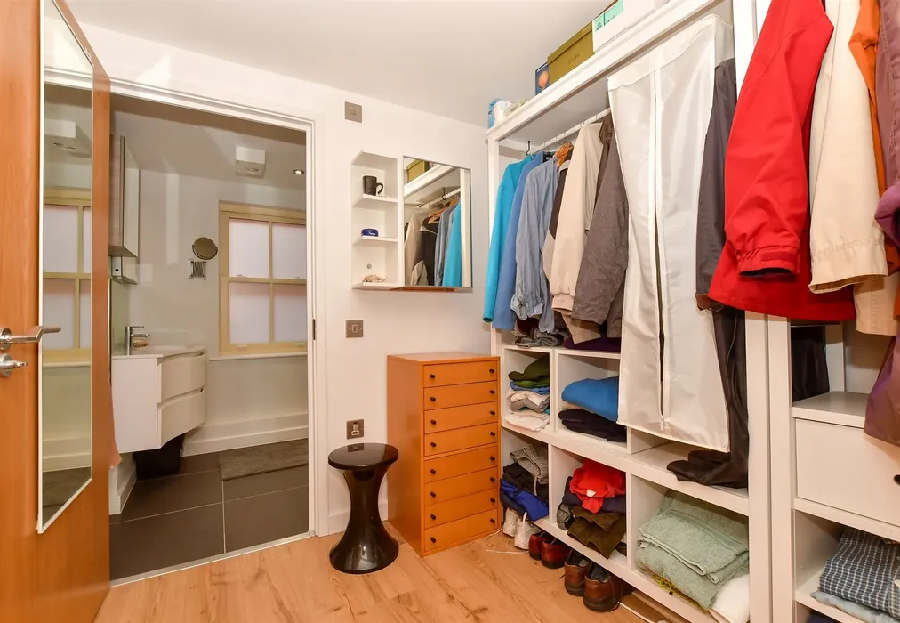 Dressing Room - Canterbury Road, Margate, Kent - Wards of Kent