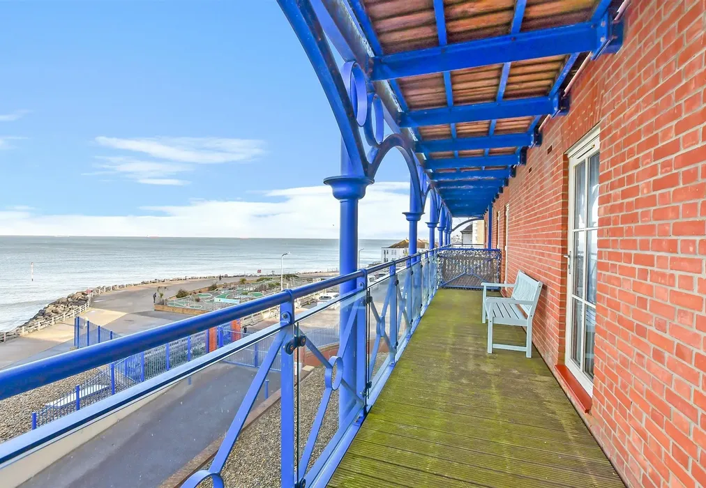 Balcony / Terrace - Canterbury Road, Margate, Kent - Wards of Kent