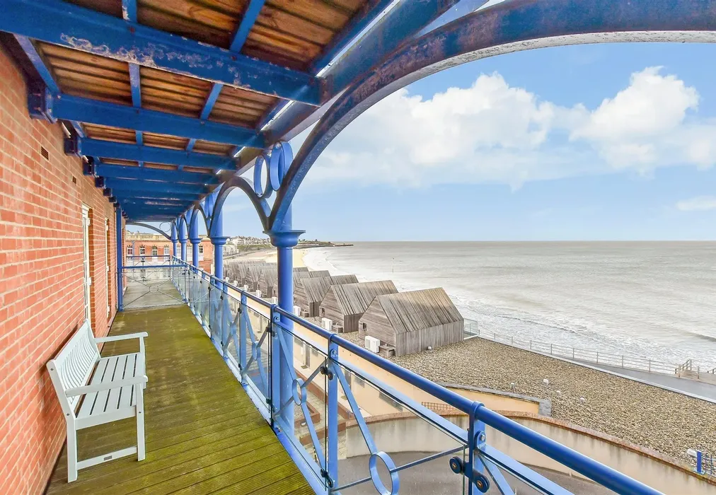 Balcony / Terrace - Canterbury Road, Margate, Kent - Wards of Kent