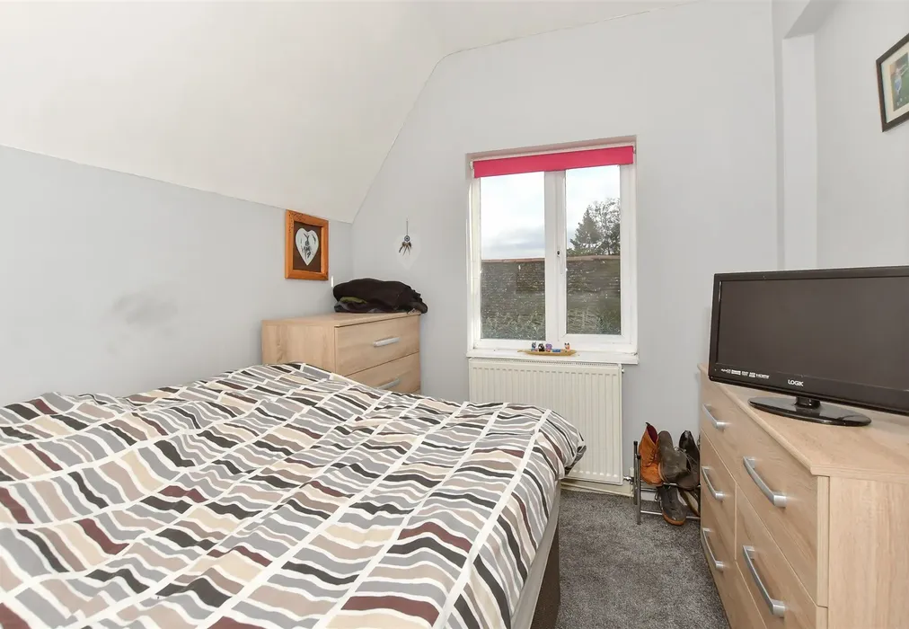 Bedroom 2 - Canterbury Road, Whitstable, Kent - Wards of Kent