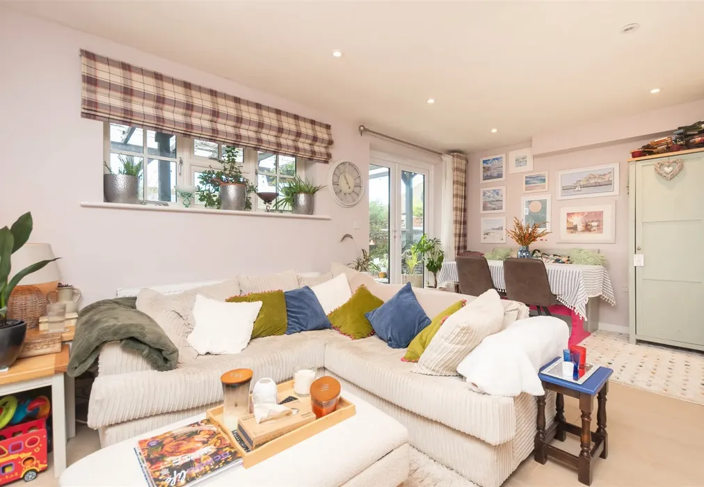 Dining Area - Tanyard Hill, Shorne, Kent - Wards of Kent