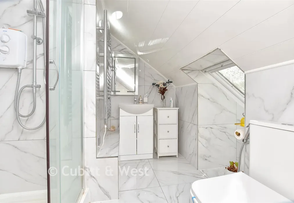 En-Suite Shower Room - Stafford Road, Wallington, Surrey - Wards of Kent
