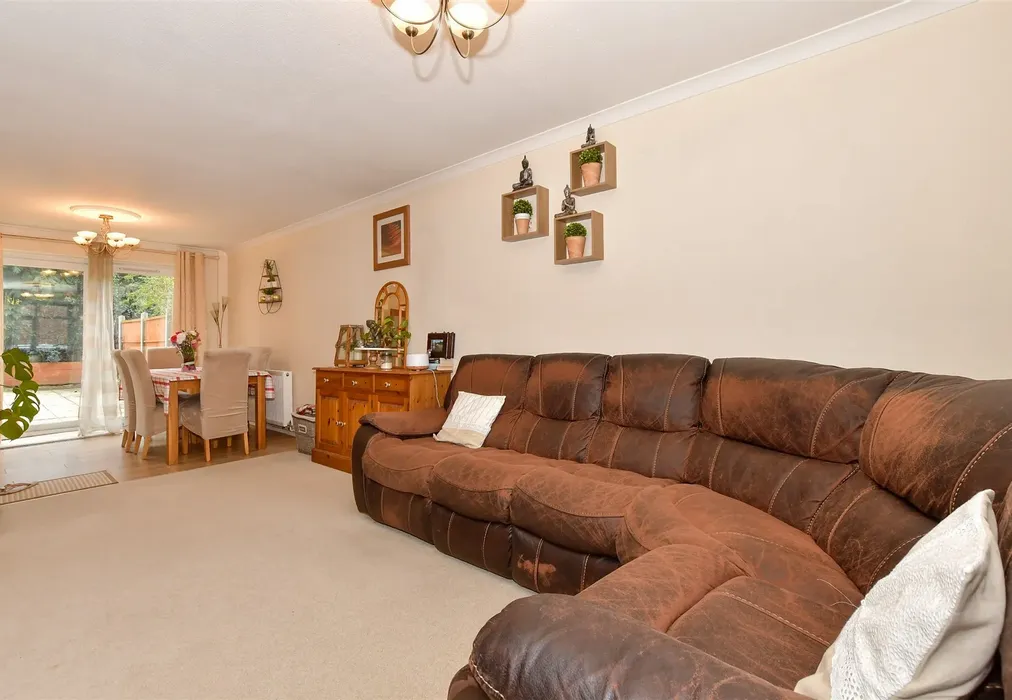 Lounge/Diner - Pear Tree Avenue, Ditton, Kent - Wards of Kent