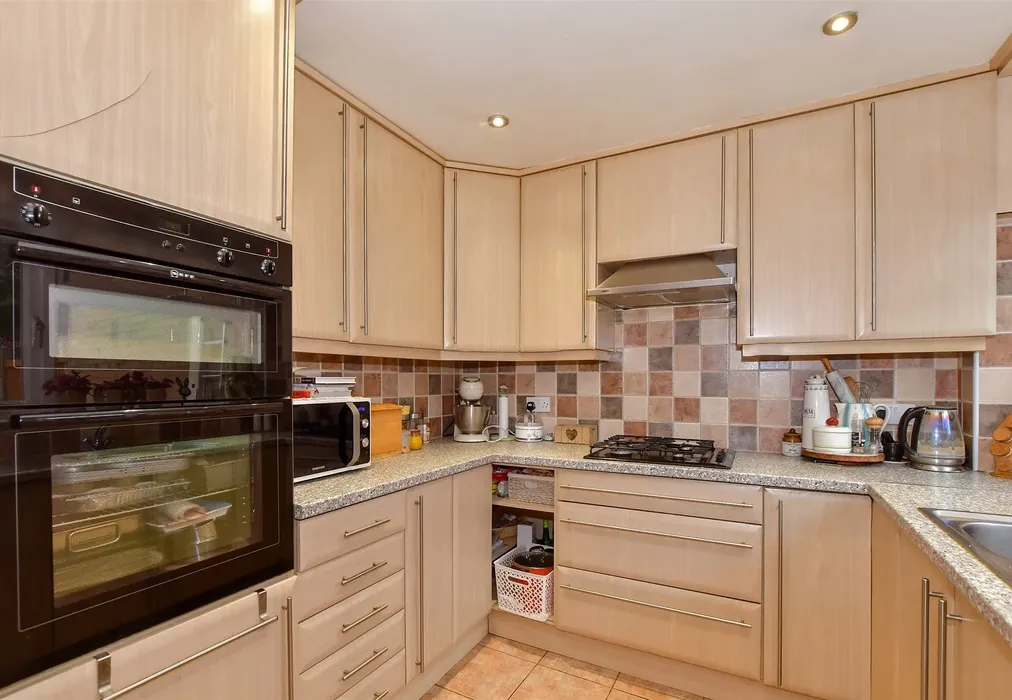 Kitchen - Pear Tree Avenue, Ditton, Kent - Wards of Kent