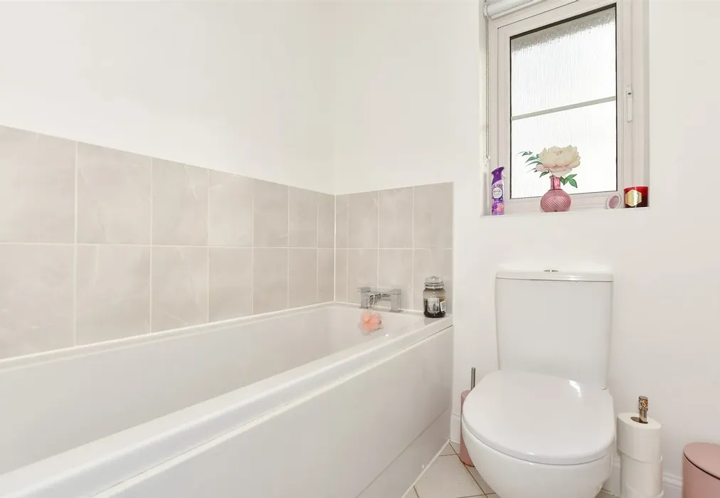 Bathroom - Stonechat Lane, Whitfield, Dover, Kent - Wards of Kent