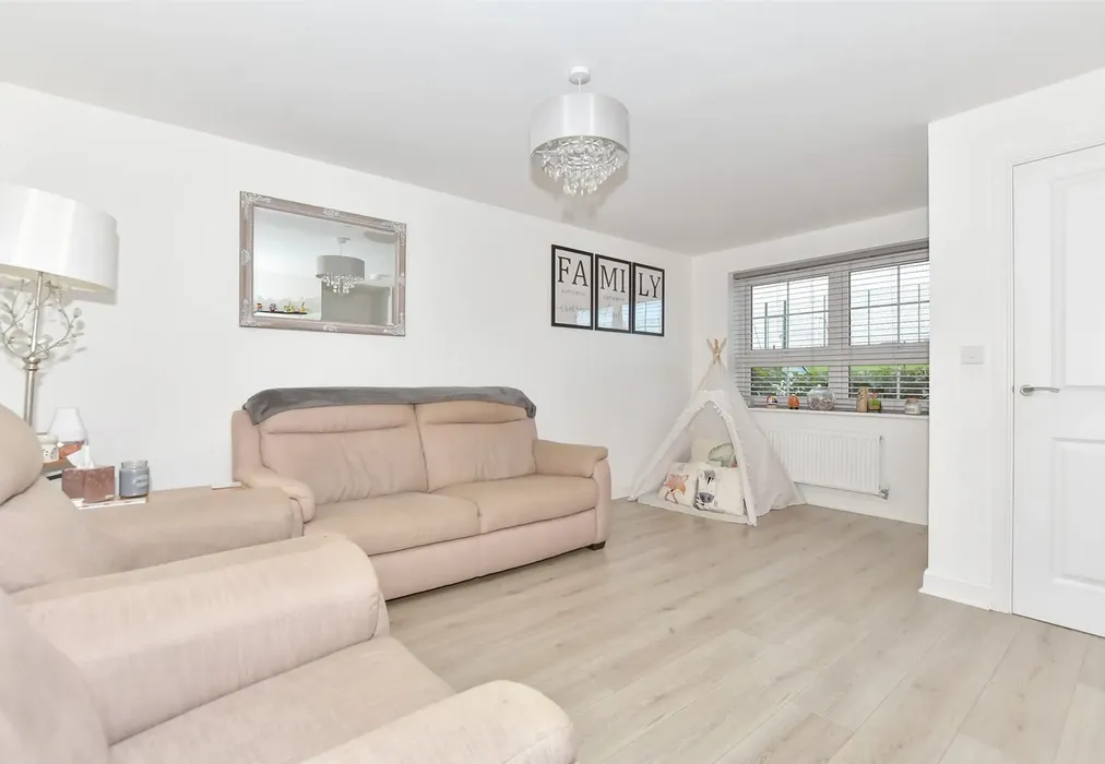 Lounge - Stonechat Lane, Whitfield, Dover, Kent - Wards of Kent