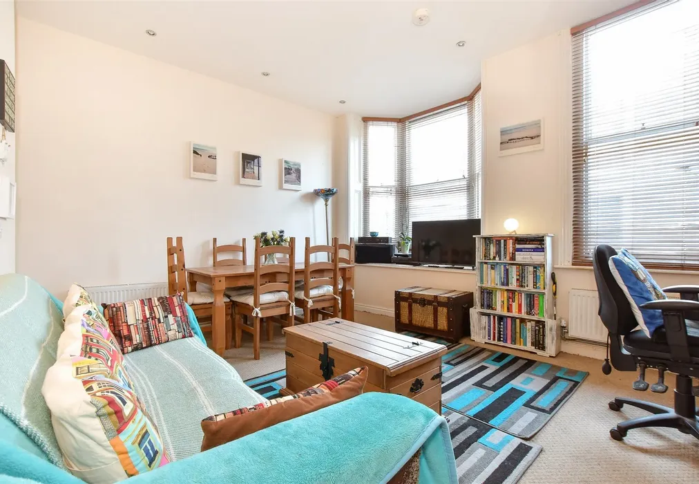 Lounge - High Street, Ventnor, Isle of Wight - Wards of Kent