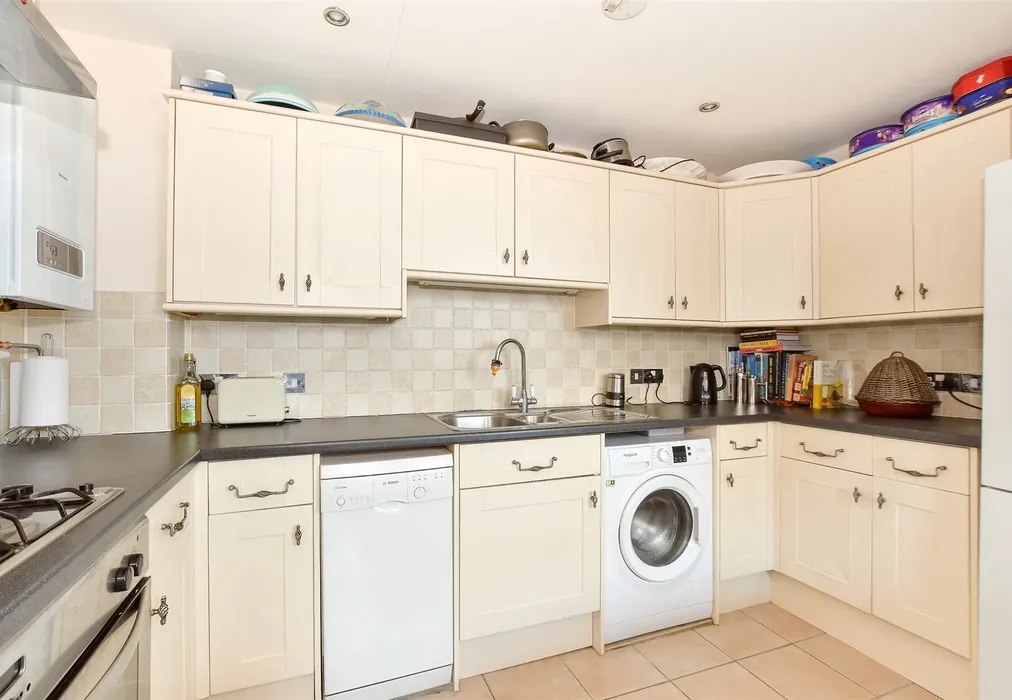 Kitchen - High Street, Ventnor, Isle of Wight - Wards of Kent
