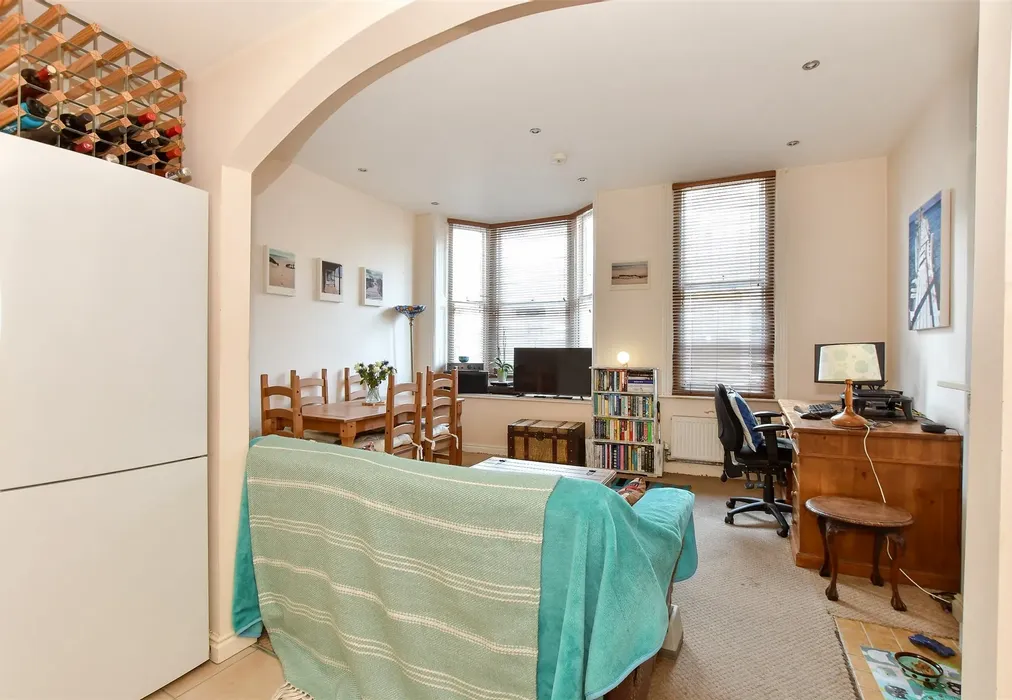 Internal Lifestyle Photograph - High Street, Ventnor, Isle of Wight - Wards of Kent