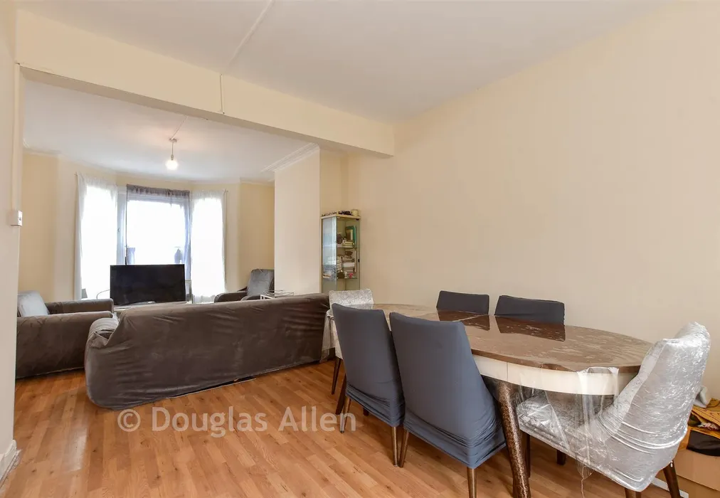 Lounge/Dining Room - Windsor Road, Ilford, Essex - Wards of Kent