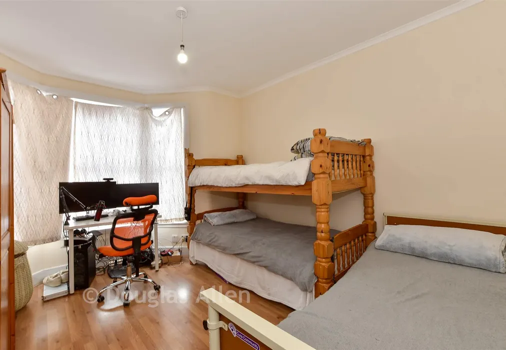 Bedroom 1 - Windsor Road, Ilford, Essex - Wards of Kent