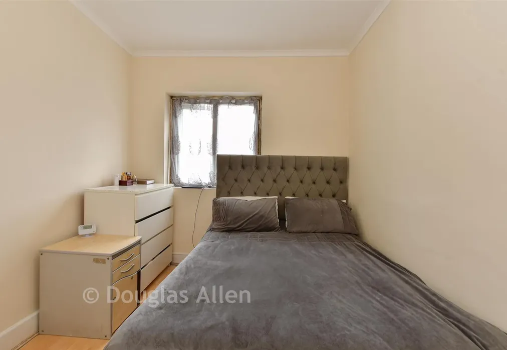Bedroom 2 - Windsor Road, Ilford, Essex - Wards of Kent