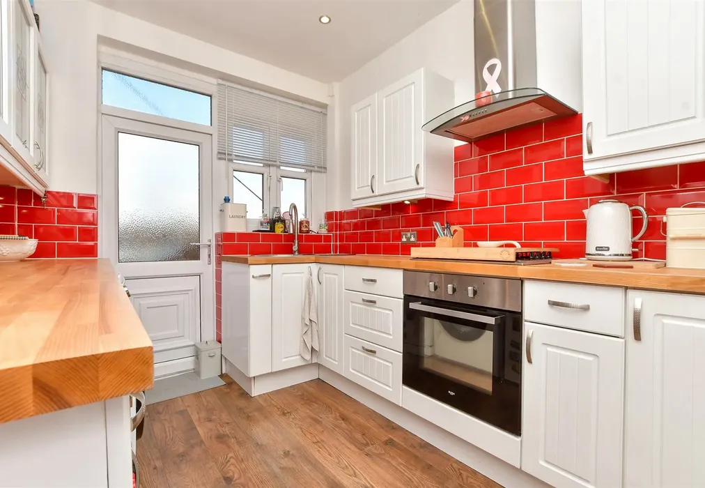 Kitchen - Croydon Road, Wallington, Surrey - Wards of Kent