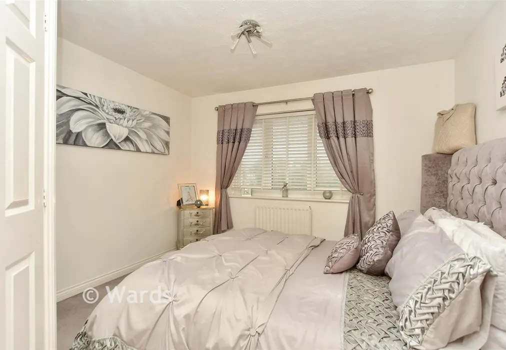 Bedroom - Peacock Rise, Walderslade, Chatham, Kent - Wards of Kent