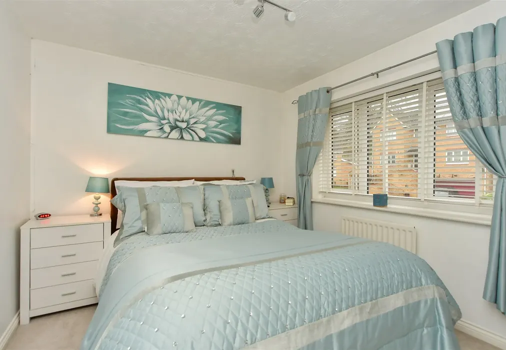 Bedroom - Peacock Rise, Walderslade, Chatham, Kent - Wards of Kent