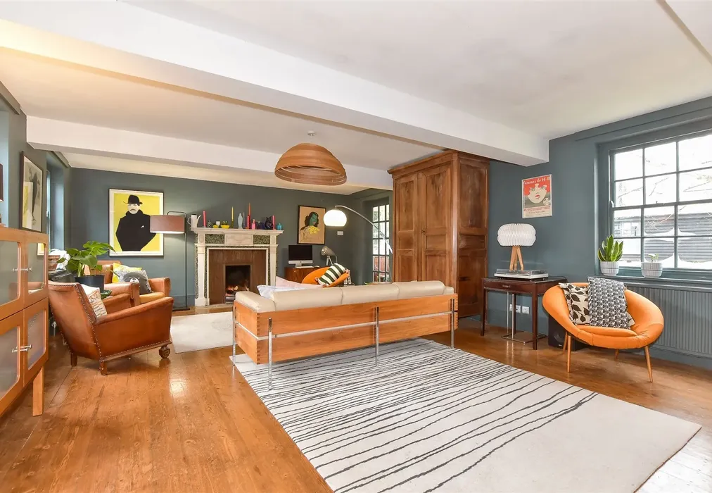 Sitting Room - Gore Road, Eastry, Sandwich, Kent - Wards of Kent