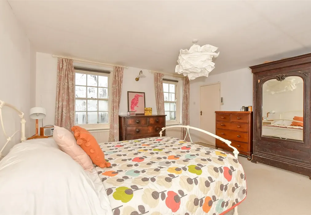Bedroom 1 - Gore Road, Eastry, Sandwich, Kent - Wards of Kent
