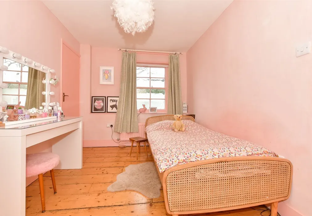 Bedroom 5 - Gore Road, Eastry, Sandwich, Kent - Wards of Kent