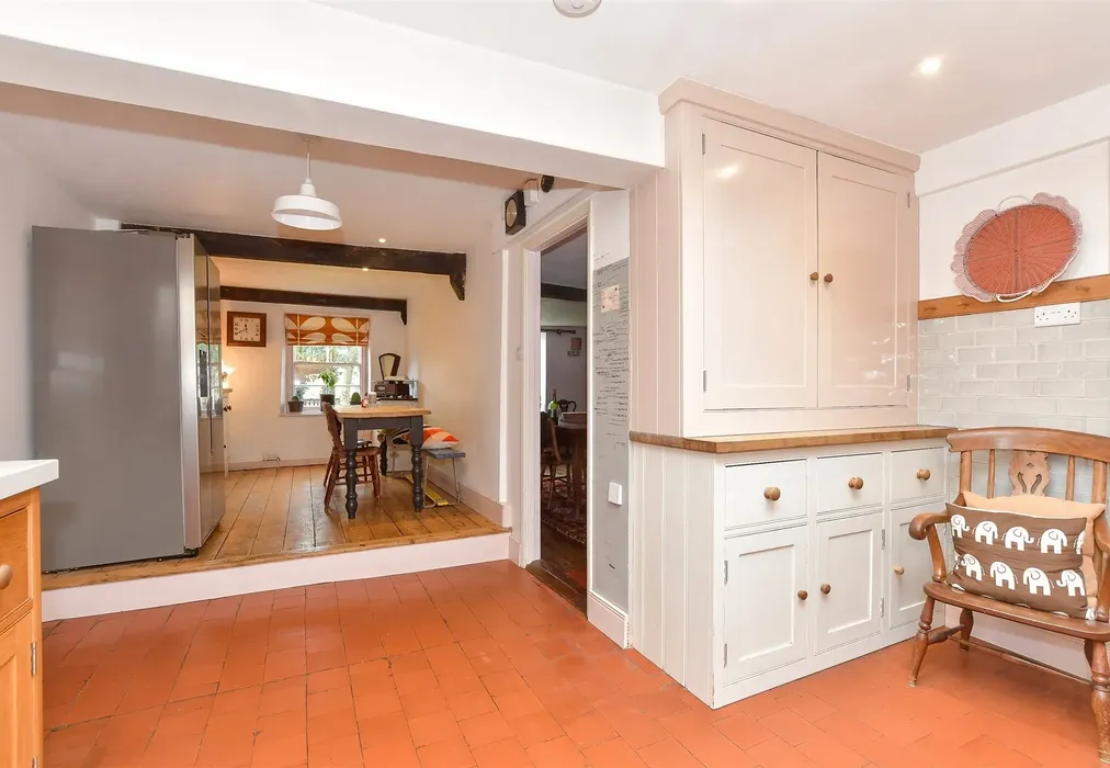 Kitchen - Gore Road, Eastry, Sandwich, Kent - Wards of Kent