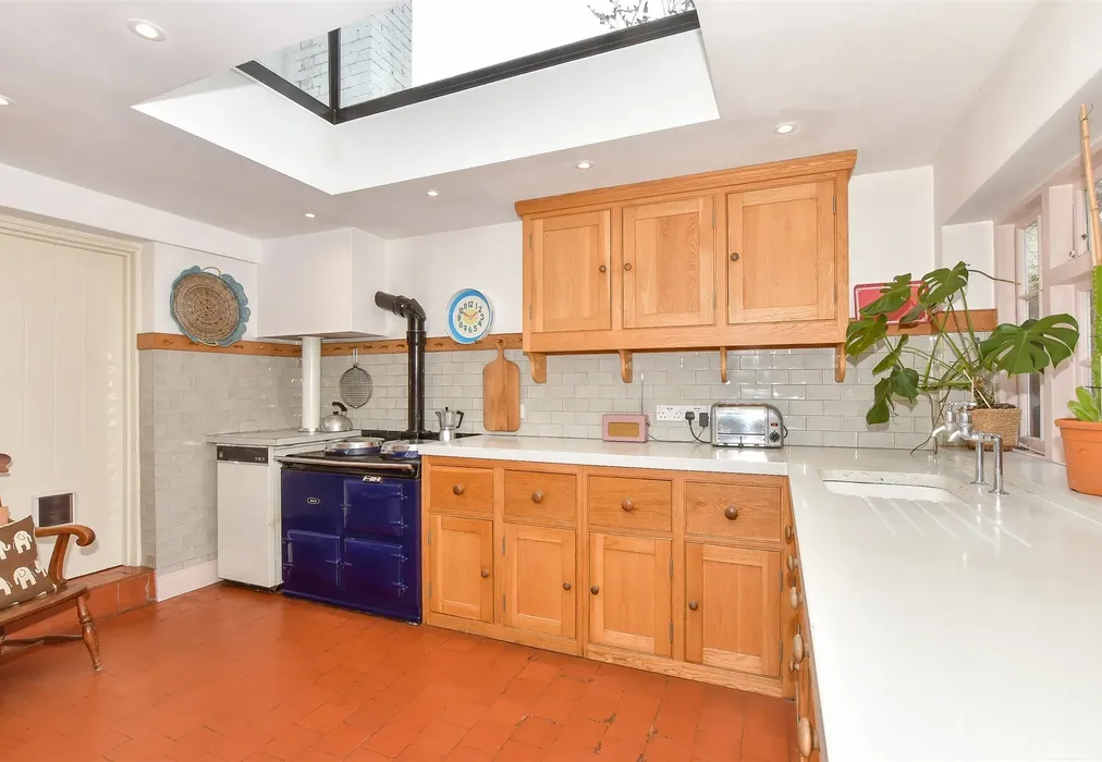 Kitchen - Gore Road, Eastry, Sandwich, Kent - Wards of Kent