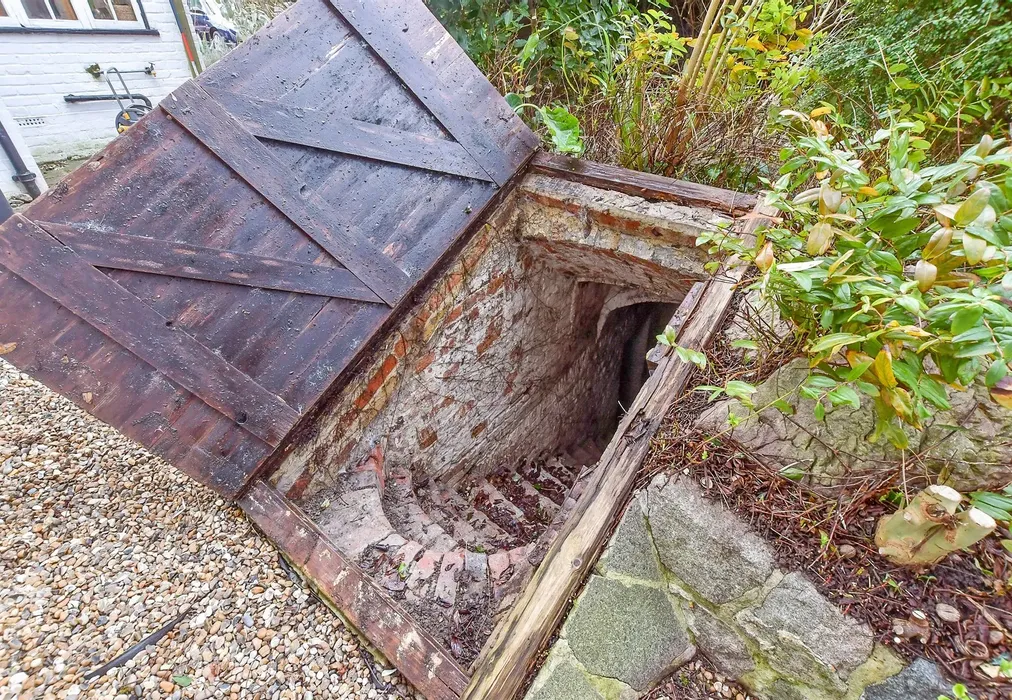 External Feature - Gore Road, Eastry, Sandwich, Kent - Wards of Kent