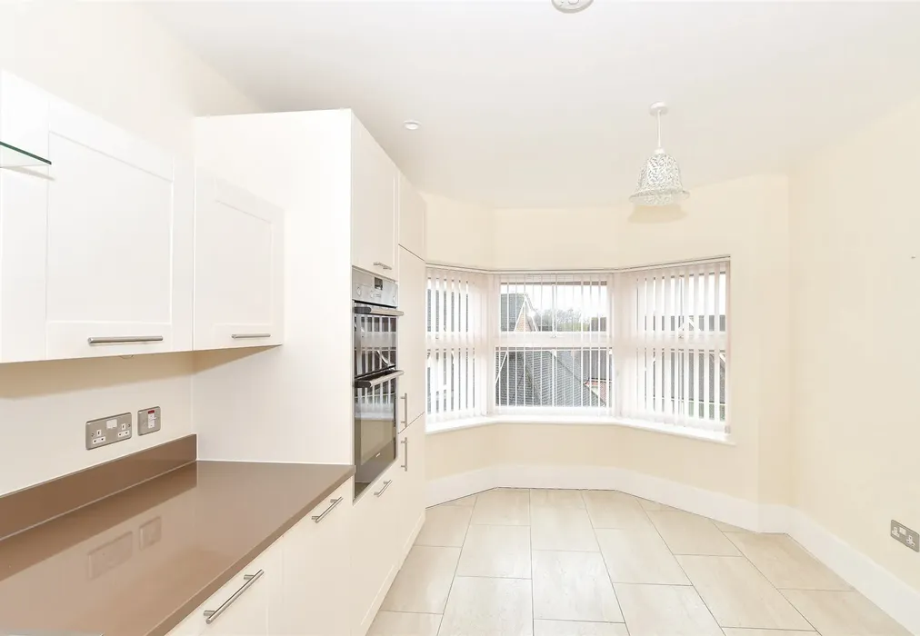 Kitchen/Breakfast Room - Durrants Drive, Faygate, Horsham, West Sussex - Wards of Kent