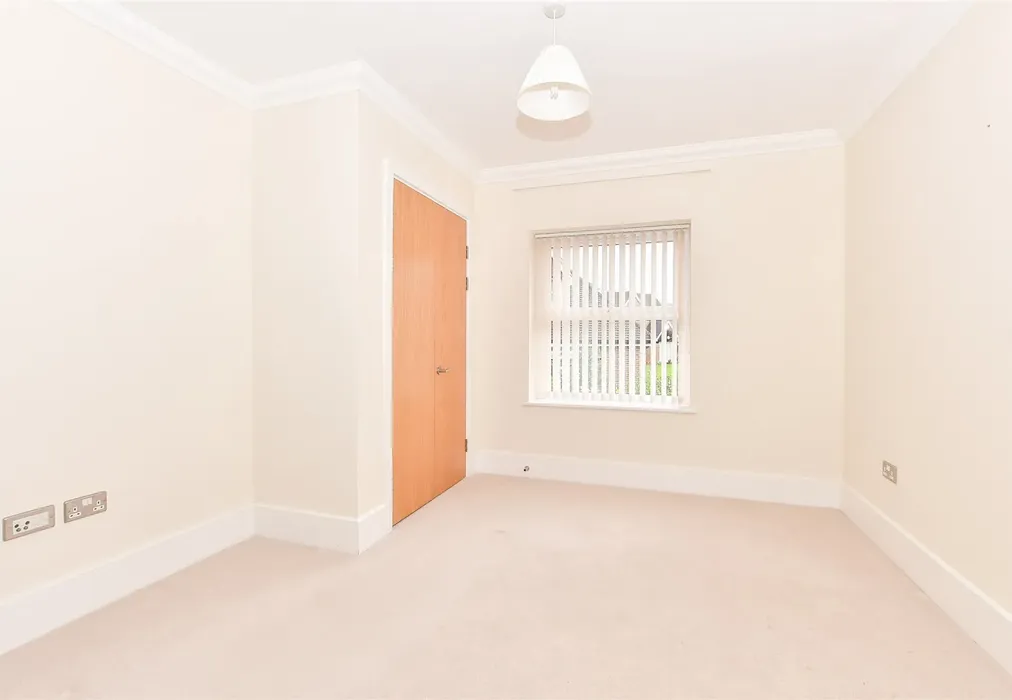 Bedroom 1 - Durrants Drive, Faygate, Horsham, West Sussex - Wards of Kent
