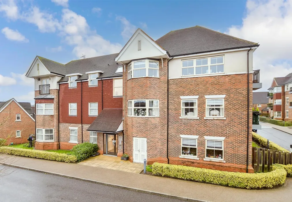 External (Web) - Durrants Drive, Faygate, Horsham, West Sussex - Wards of Kent
