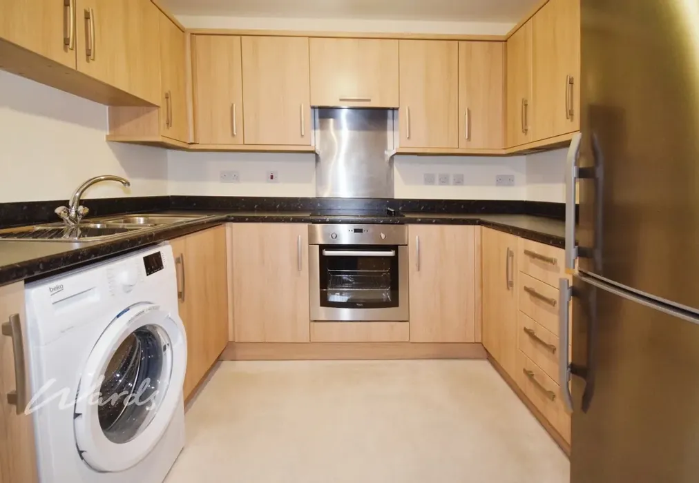 Kitchen - North Star Boulevard, Greenhithe, Kent - Wards of Kent