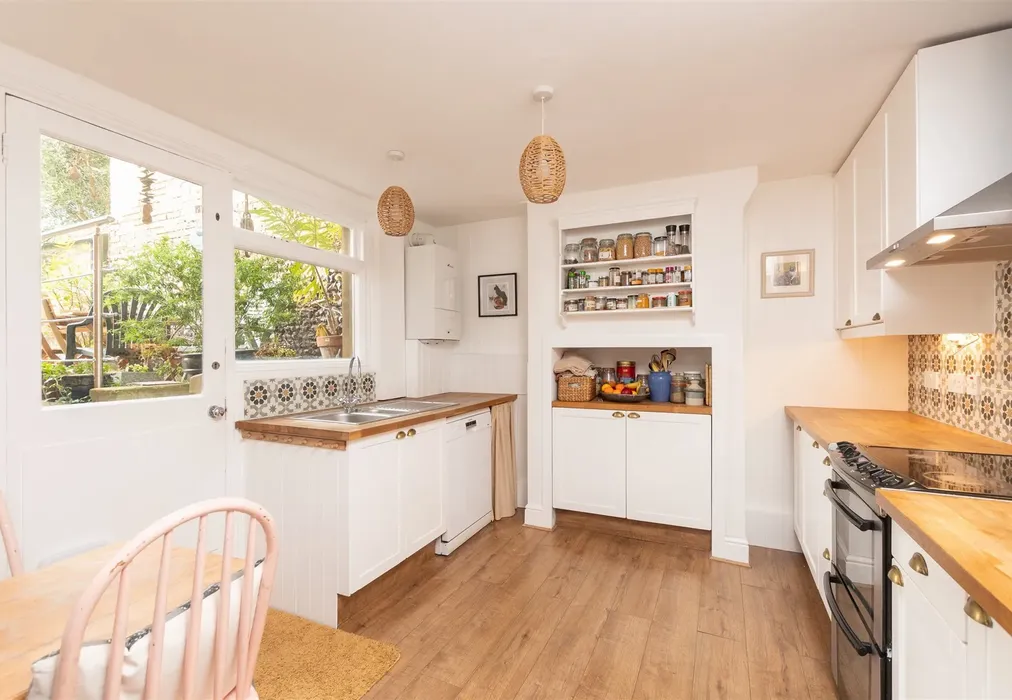 Kitchen - Abbots Hill, Ramsgate, Kent - Wards of Kent