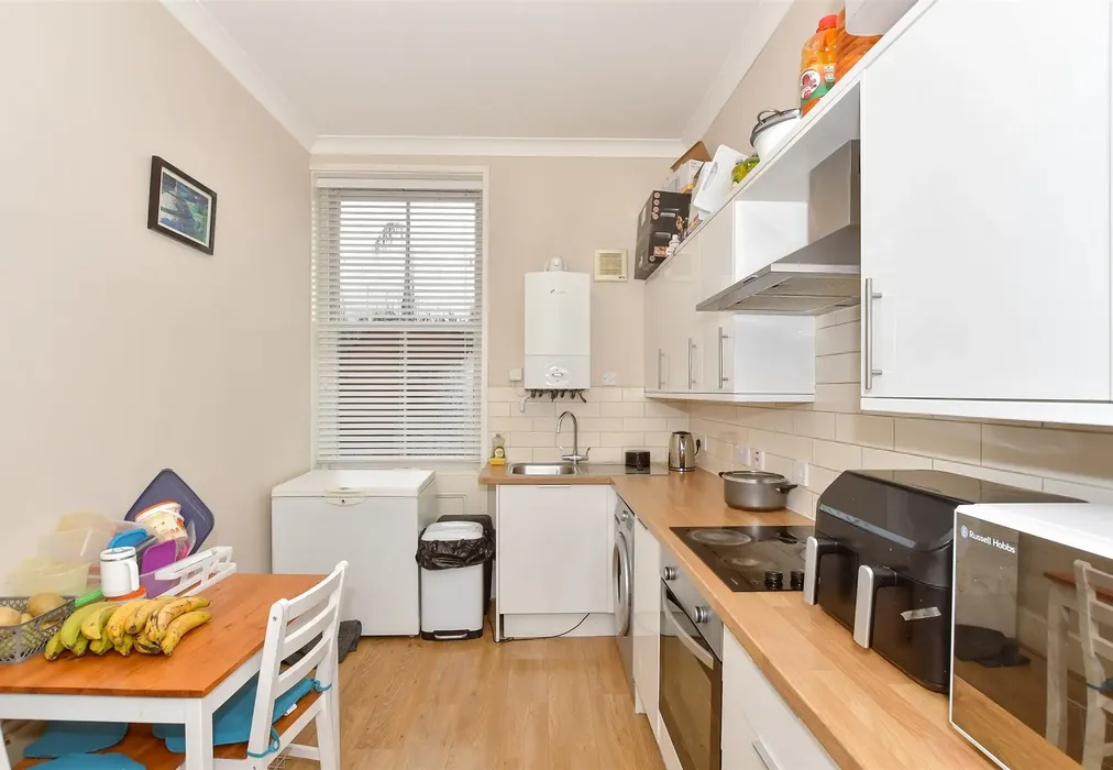 Kitchen - New Dover Road, Canterbury, Kent - Wards of Kent