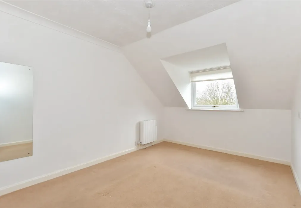 Bedroom - Horndean Road, Emsworth, Hampshire - Wards of Kent