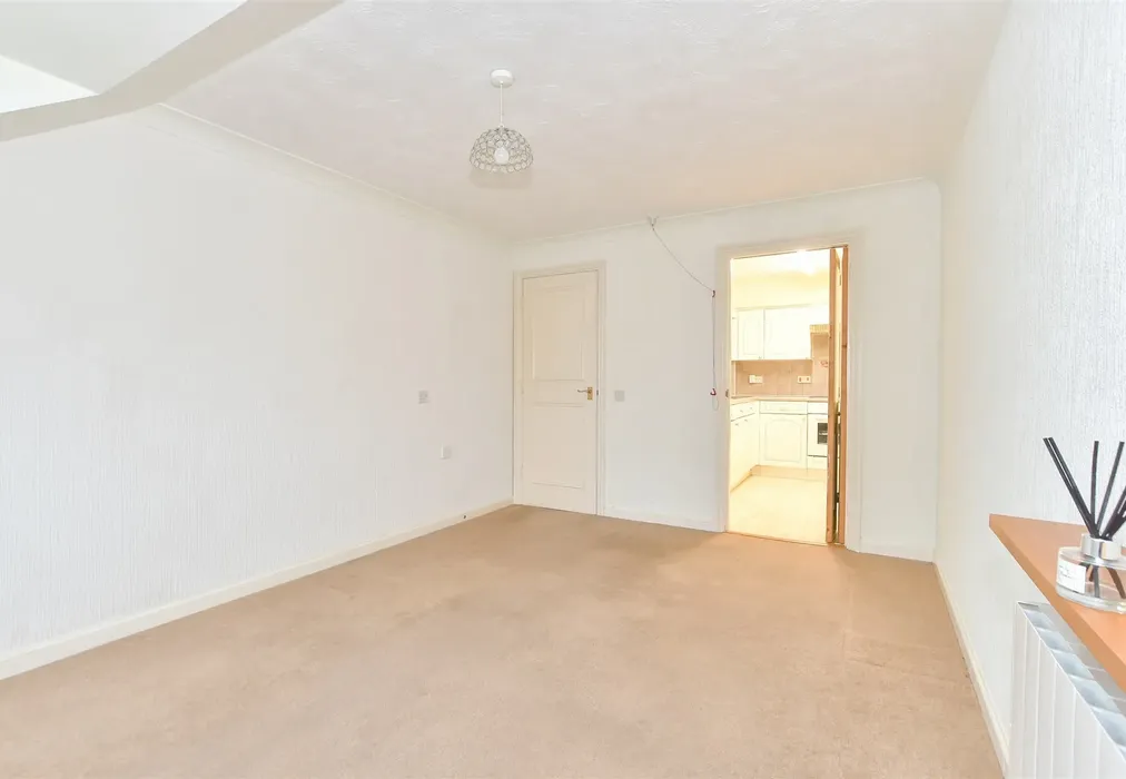 Lounge - Horndean Road, Emsworth, Hampshire - Wards of Kent