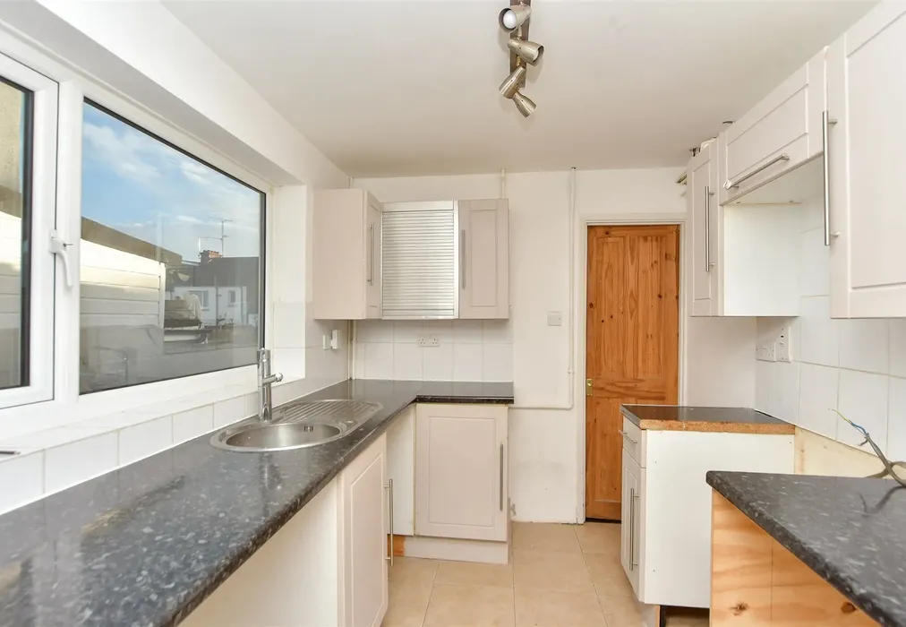 Kitchen - Baden Road, Gillingham, Kent - Wards of Kent